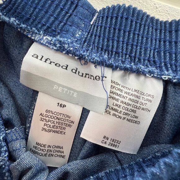 Alfred Dunner Capri Denim Pants 16P Petite Blue Elastic Waist Pull On NWT - Picture 5 of 5